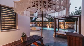 Nos Aqua Villas Chania - Image 2