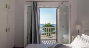 Milos Waves Luxury Apartments - Image 2