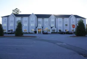 Rincon Inn and Suites - Image 4