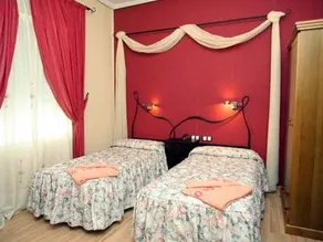 Hostal De La Torre Hostal Economico - Image 3