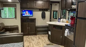 Luxurious Camping -Theater, Hot-Tub, Keg, Fire Pit - Image 5