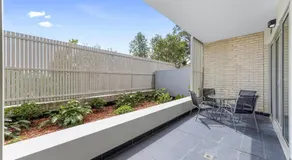 2Br Apt near Airpot Bay City with Parking - Image 3