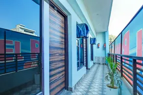 Oyo 89815 Hotel Royal Galaxy - Image 3