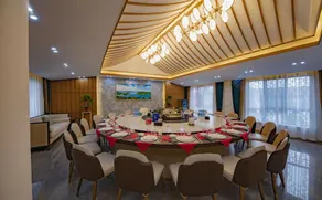 Qinlu Resort Hotel - Image 4