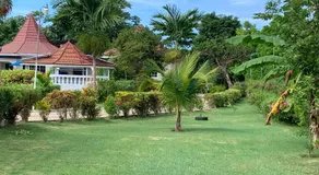 Whistling Villa Runaway Bay - Image 3
