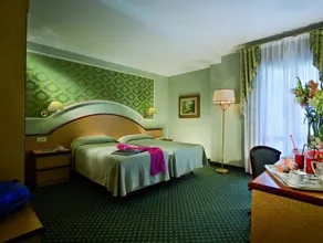 Palace Hotel Meggiorato - Image 2