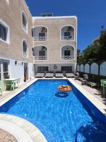 Anny Studios & Rooms Perissa Beach - Image 1