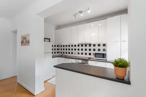Comfy One-Bedroom Unit Between City and Airport - Image 5