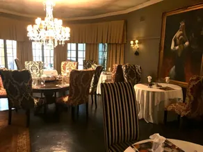Shangri-La Country Hotel & Spa - Image 3