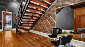 Luxe 220 Suite 6 - Image 5