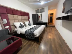 HOTEL SENORITA - Image 3