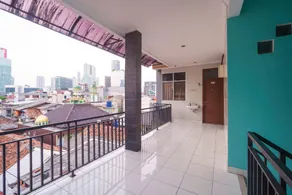 OYO 93092 Griya Kuningan Near ITC Kuningan - Image 2
