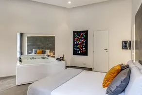 Gallery Suite Naples - Image 5