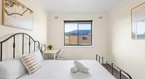 Peaceful Rooms – Easy Access to Transit & Local Stores - Image 2