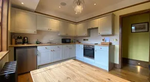 3 Bed Apartment Sleeps 6 Country House in Warwick - Image 3
