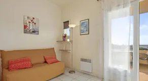 Appartement 'Le Mas Berliat N°7' avec vue sur la mer, jardin partagé et Wi-Fi - Image 2