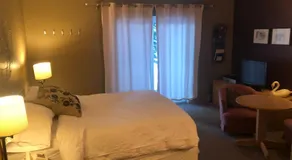 Columbine Inn - Image 2