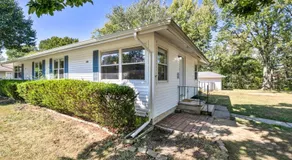 Fenced & Pet-Friendly! Modern 2BR Retreat! CLE-BW - Image 4