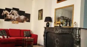 Sequoia Studio ved foden af slottet - Image 2