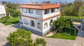 Olivea Apt 4 - Image 5