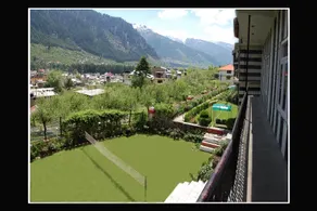 Glacier Resorts - Image 2