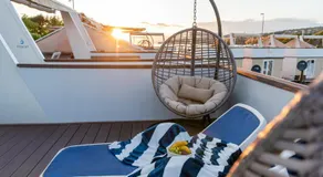 Ocean Beauty Beachfront House Boat in Portorož with Sea View and Jacuzzi - Image 5