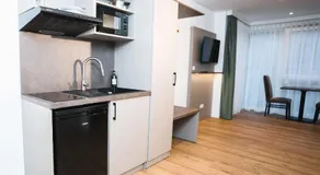 Living Inn am Schlosspark - Zentral, Parkplatz und Kitchenette - Image 4