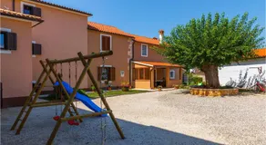 3 Bedroom Cozy Home In Svetvincenat - Image 4