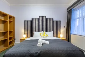 London Gatwick Inn - Image 2