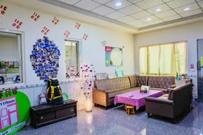 11 House - Image 3