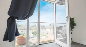 Stylish Duplex Apartment • Balcony • Free Parking • Fast WiFi • Smart TVs • Yoko Property - Image 4