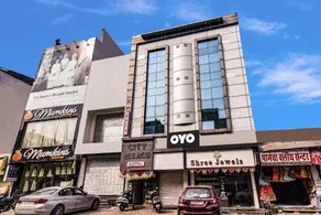 OYO Hotel City Palace - Image 5