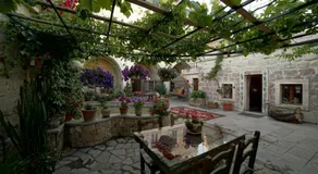 Safran Cave Hotel - Image 3