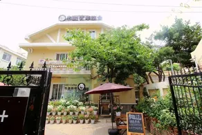 We+ Coffee Hostel - Image 3