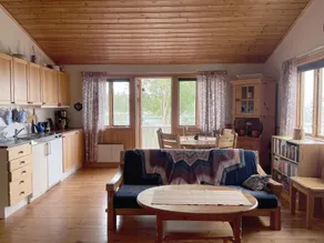 Cottage with Sea View and Sauna - Image 2