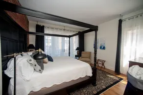 Dinsmore Boutique Inn - Image 4