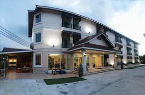 Chansuda Lake View Hotel - Image 4