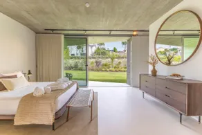 Alvarinho Villa - Image 2
