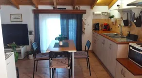 Cosy Loft Apartment, Argyrades - Image 4