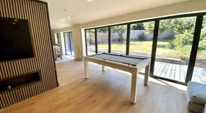 Luxury 5 Bedrooms House in Milton Keynes - Image 2