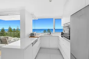 Seaview Coastal Retreat - Image 4