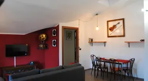 Vintage Apartment - Image 2