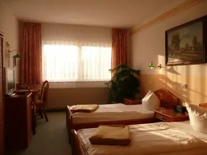Land-gut-Hotel Schenkenberger Hof - Image 2