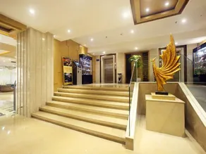 Phoenix Regalia Hotel (Chengdu Chunxi Road Taikoo Li Store) - Image 5