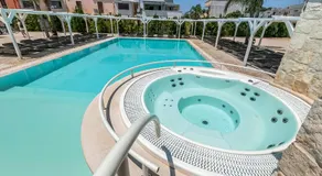 Pino Resort with shared pool - Image 3