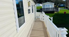 3 Bedroom Caravan CW44, Whitecliff Bay, Dog Friendly - Image 4