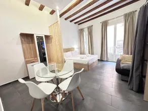 Modern apartment near Las Ramblas & La Boqueria - Image 2