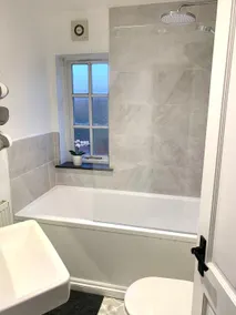 Mackintosh design inspired, pet friendly cottage - Image 2