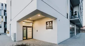 Sleep and Fly with parking, lotnisko, self check in 24-7 - Wrocław - Fair Rentals - Image 3