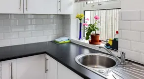 Hampton Court Cottage - Image 5